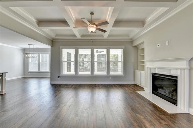 Photo - 840 Champagne Ln