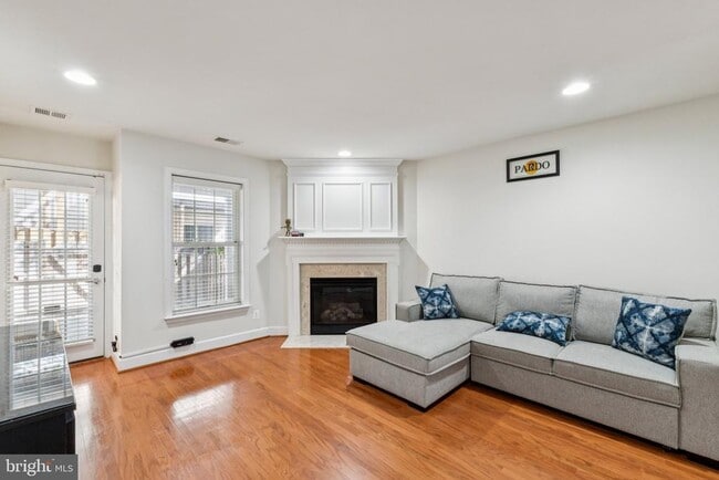 Photo - 2205 Greywing St