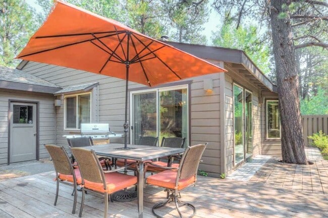 Photo - 3 Bedroom 2 Bath Fully Furnished - Sunriver Oregon