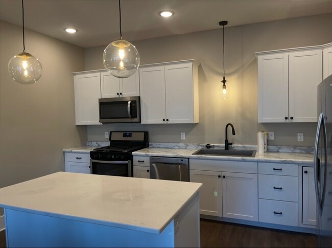 Photo - 512 Hancock St