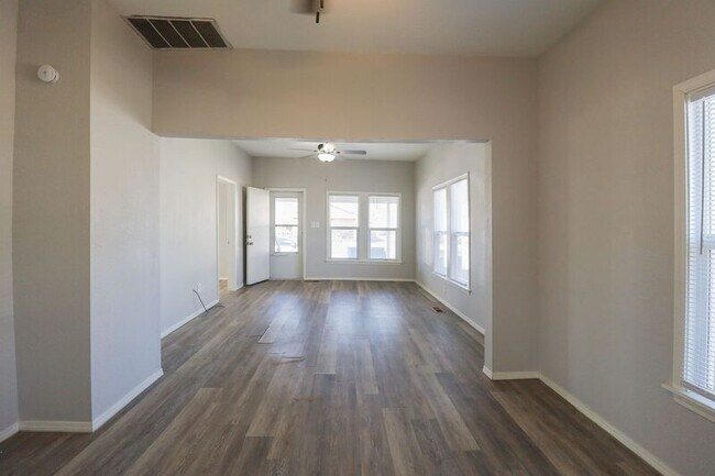 Photo - 535 S 39th W Ave