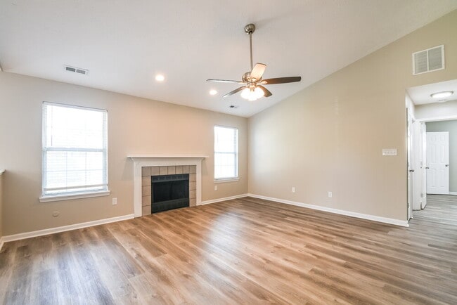 Photo - 14 Lake Dr N
