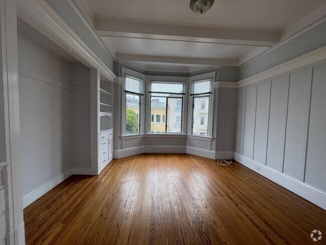 Building Photo - Charming 1BD with Multiple Bay Windows and... Unit 5 Rental