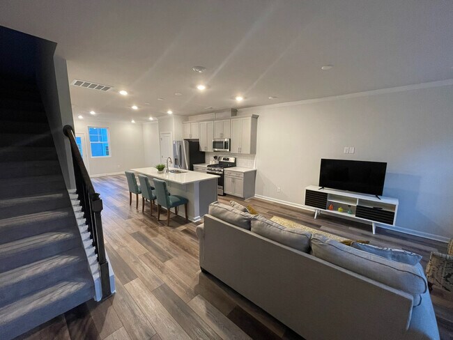 Room in Townhome on Astor Elgin St