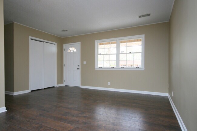Photo - 4015 Apollo Dr SW