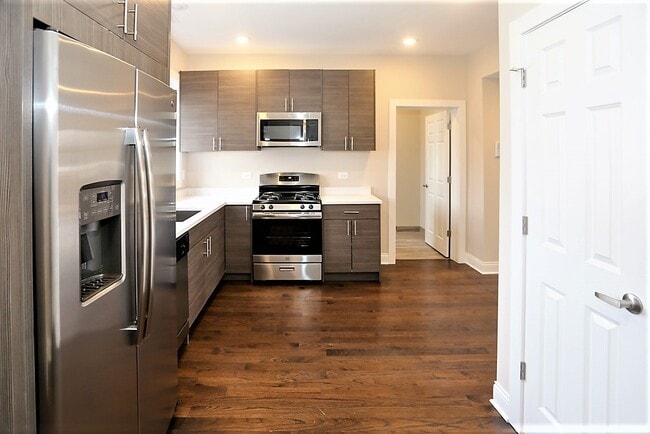 Photo - 2230 N Sawyer Ave Unit 3E