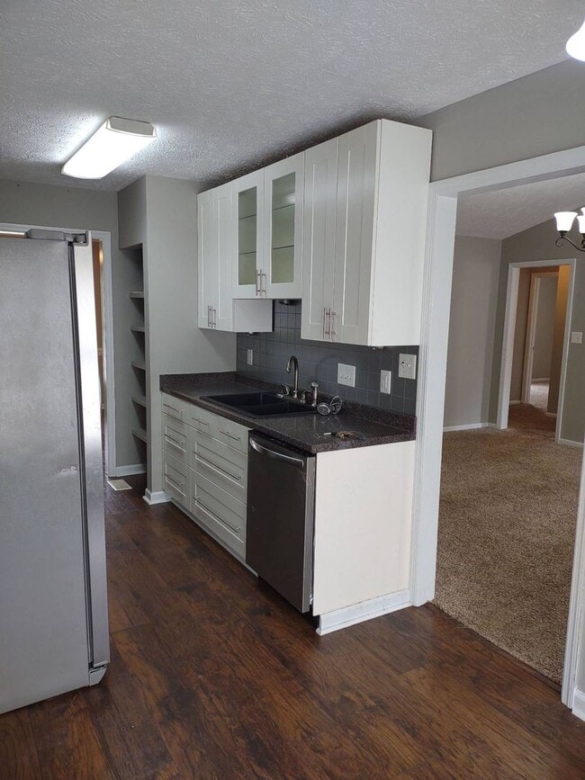 Photo - 3 Bedroom 2 Bath Ranch Home w/ Fenced Backyard. Minutes to Fort Bragg and Shopping!