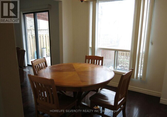 Photo - 18 Pickard Ln