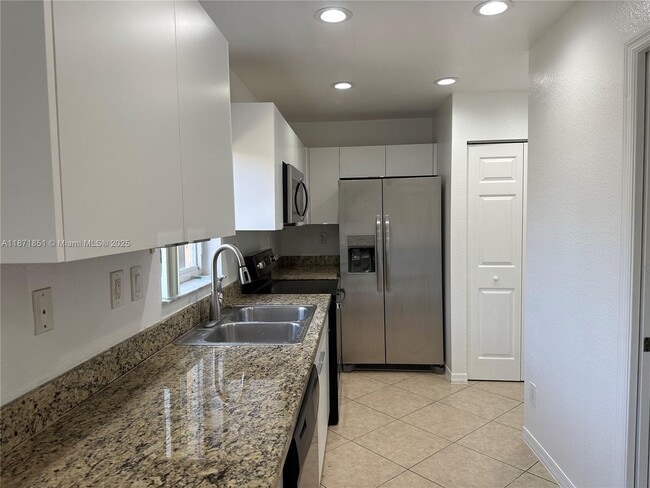 Building Photo - 324 NE 3rd St Rental
