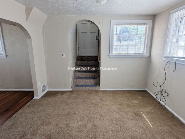 Photo - 2 Bed 1 Bath Unidad Down