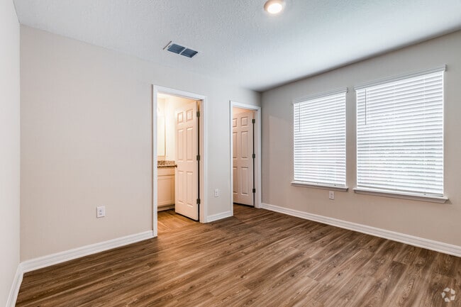 2 BR, 2.5BA - 1,317SF