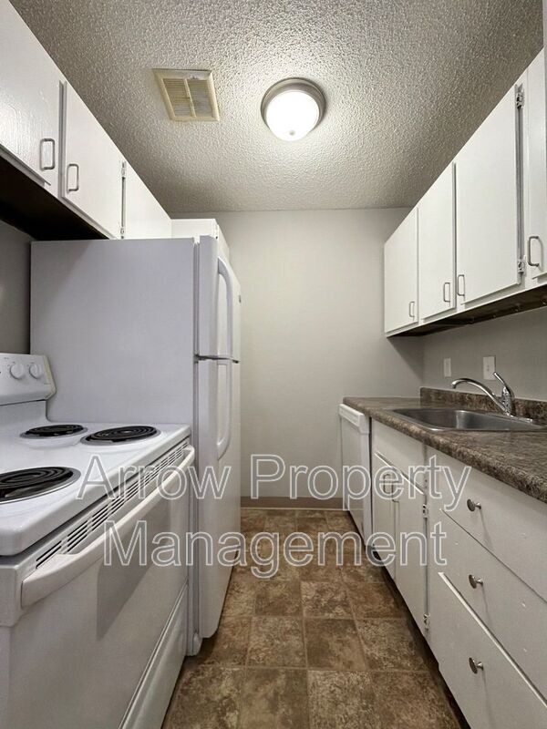 Photo - 1119 E St Unit 01