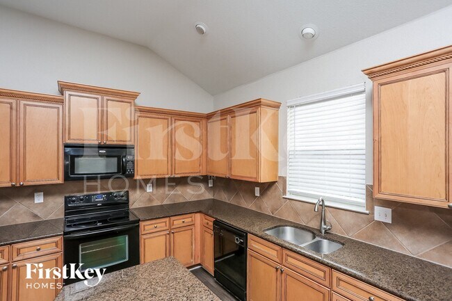 Photo - 905 Sheryn Dr