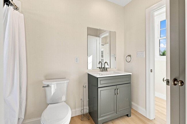 740 W Vine St Unidad 2