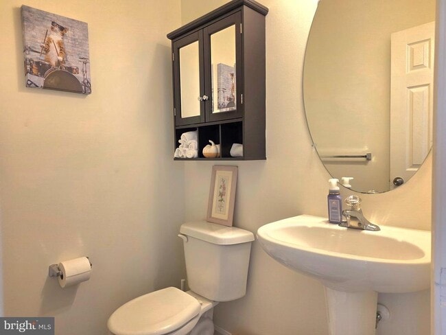 Photo - 8245 Macintosh Ct