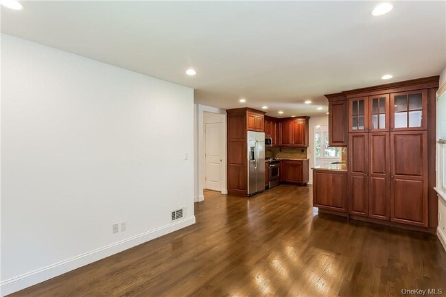 20 Walker Ave