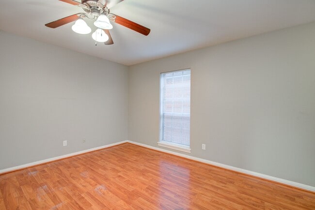 Photo - 2225 Mimosa Dr Unit 4