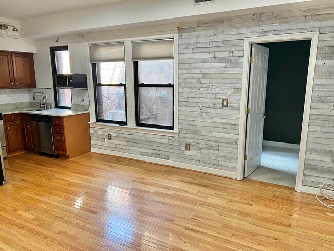 Photo - 1321 Fairmont St NW Unit 304