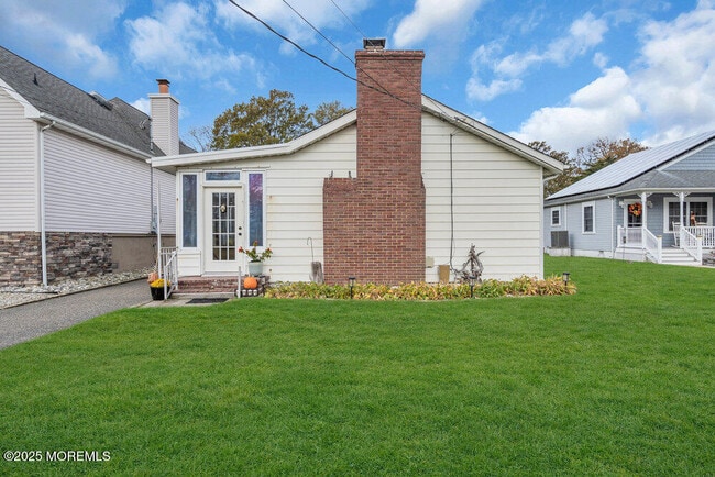 Photo - 228 Fischer Blvd