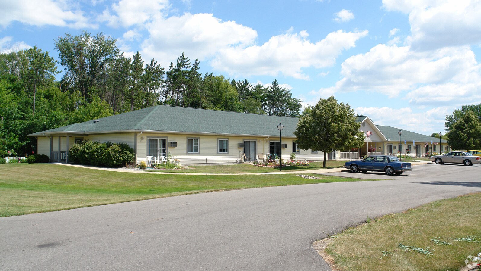 Elsie Meadows Apartments - Elsie Meadows Apartments