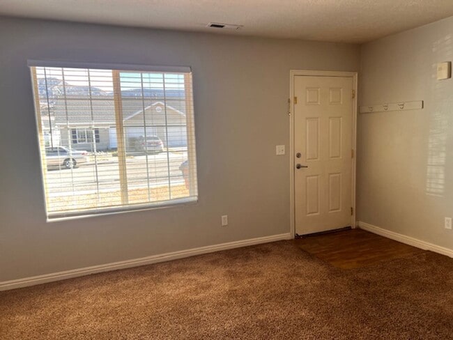 Photo - 3 Bed 2 bathroom house