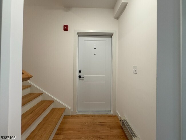 Photo - 52 James St Unit 1