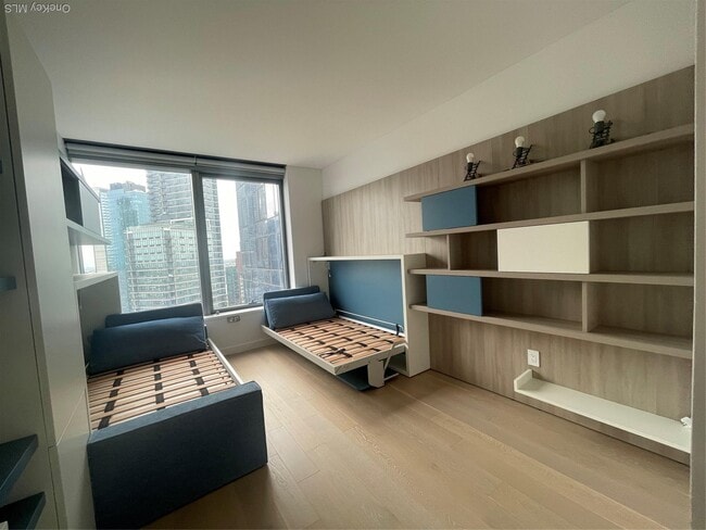 Photo - 23-15 44th Dr