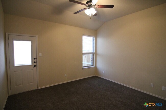 Photo - 534 Creekside Cir