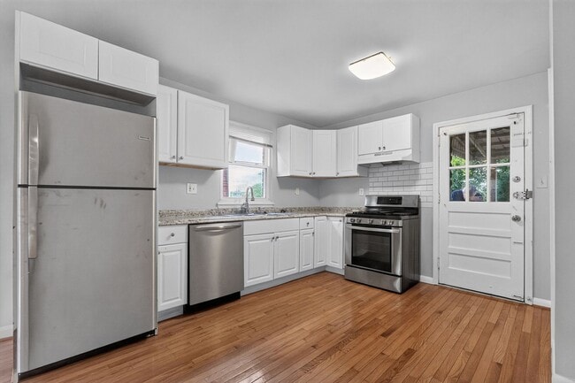 Photo - 5551 Chillum Pl NE