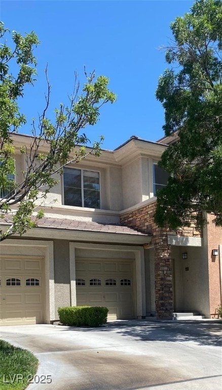 Building Photo - 812 Peachy Canyon Cir Unit 203