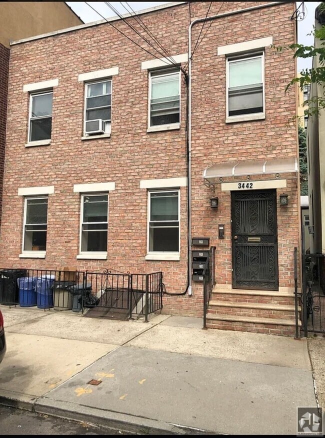 Building Photo - 34-42 9 STREET Unit 2 R Rental
