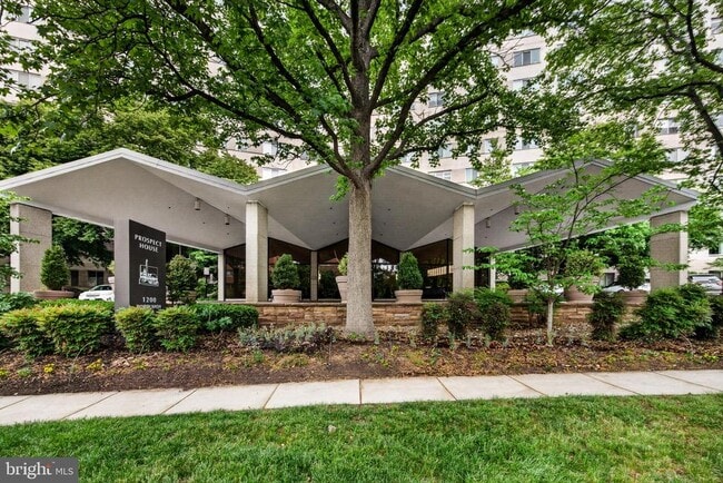 Building Photo - 1200 N Nash St Unit 240