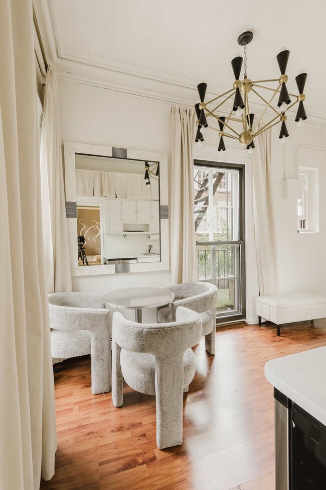 Photo - 364 6th Ave Unidad ID1023432P