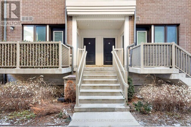 Photo - 3580 Lake Shore Blvd W