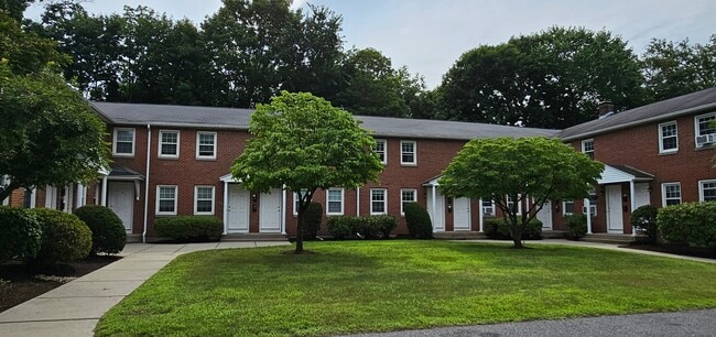 Apartment Building - 35 Patty Ln Unit B