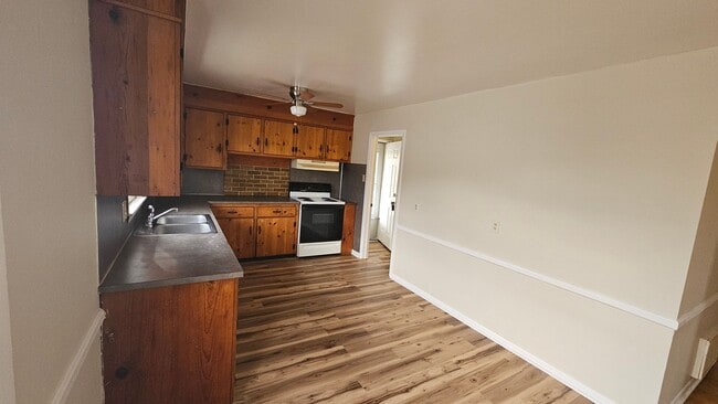 Photo - 1337 Salem Ave Unit #2