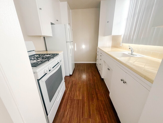 Photo - 1604 Larch St Unit A