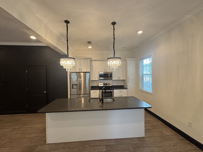 Photo - 331 N Trask St