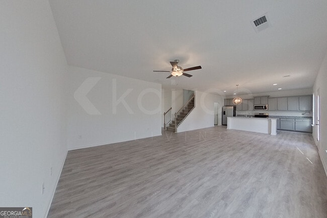 Photo - 100 English Oak Ln