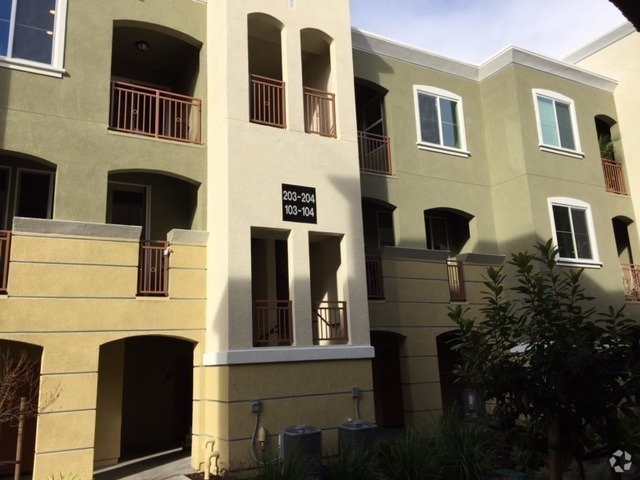 Building Photo - Beautiful San Ramon Condo Near Bishop Ranc...