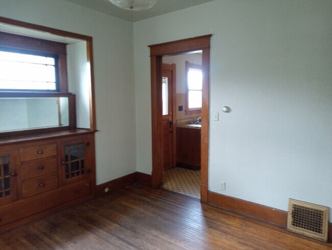 Photo - 1525 Kelsey Ave