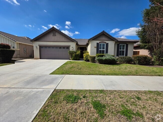 Building Photo - 4 bedroom 2 bathroom in desirable NW Visalia! Rental