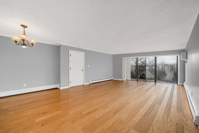 Building Photo - 27 Alpine St Unit 11