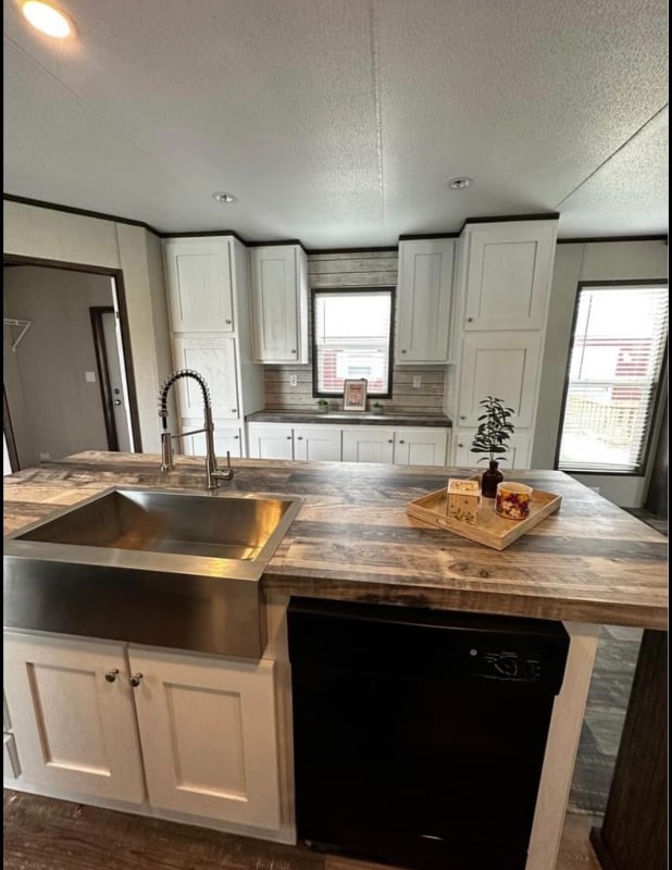 Photo - 5705 Hicks Ln