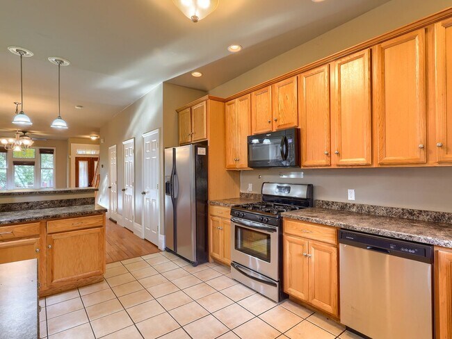 Photo - Spacious Midtown 3 Bedroom 2.5 Bath
