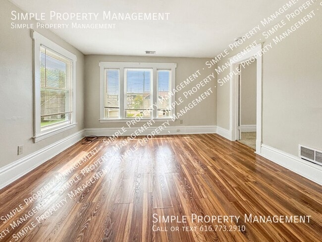 1036 Lafayette Ave NE Unit 2