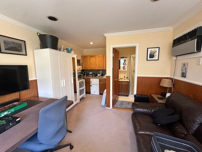 Photo - Studio Home in Desirable West Menlo Park- Walk to Downtown