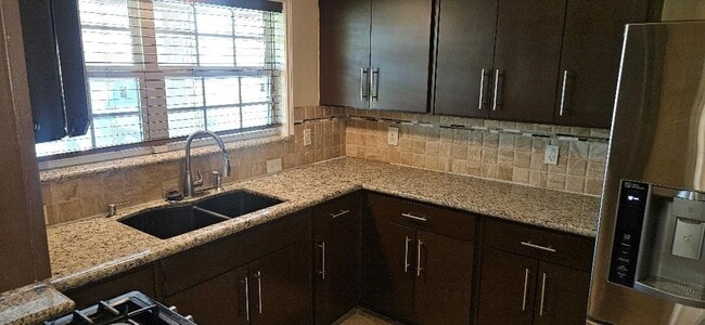 Building Photo - 5926 Hornwood Dr