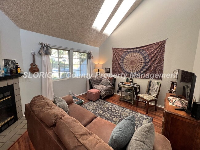 Photo - AVAILABLE AUGUST - Upstairs San Luis Obispo Condo - 2 Bedroom / 1 Bathroom Unit D