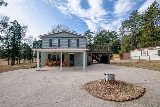 Photo - Newly Renovated - Move In Ready Home! 5 Bedrooms 3 Bathrooms